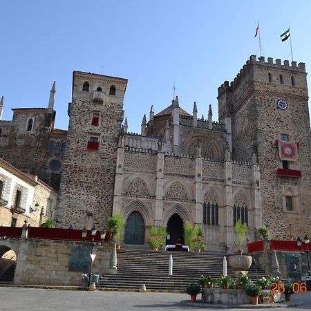 Hotel Hospederia del Real Monasterio Guadalupe  Esterno foto