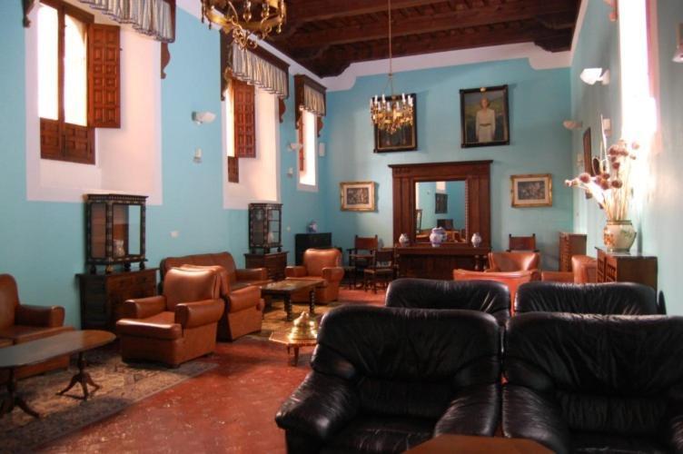 Hotel Hospederia del Real Monasterio Guadalupe  Esterno foto