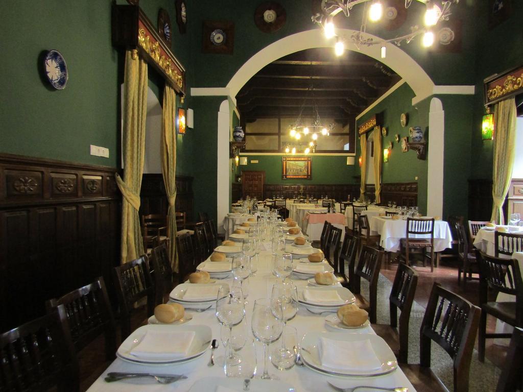 Hotel Hospederia del Real Monasterio Guadalupe  Esterno foto