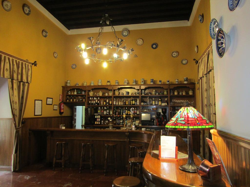 Hotel Hospederia del Real Monasterio Guadalupe  Esterno foto