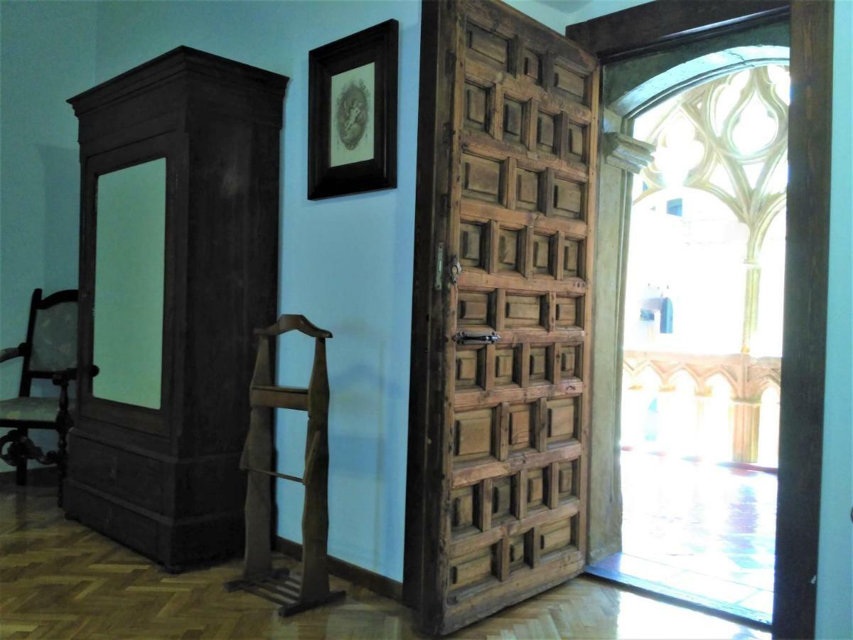 Hotel Hospederia del Real Monasterio Guadalupe  Esterno foto